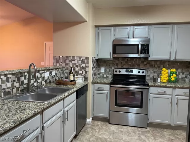 MLS: 2374404 Condo For Sale