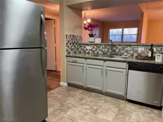 Photo #2: 2374404 Listing 