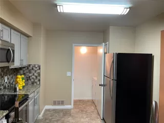 Photo #3: 2374404 Listing 