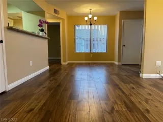 Photo #5: 2374404 Listing 