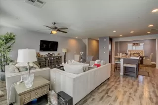 Photo #1: 2374409 Listing