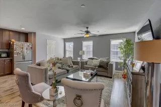 Photo #3: 2374409 Listing