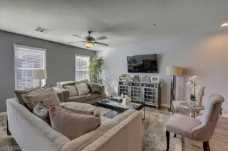 Photo #4: 2374409 Listing