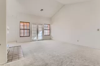 Photo #6: 2374434 Listing