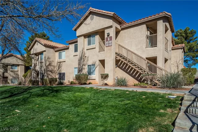 MLS: 2374488 Condo For Sale