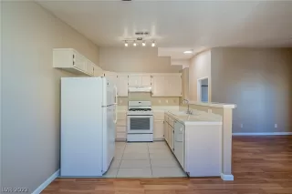 Photo #1: 2374488 Listing 