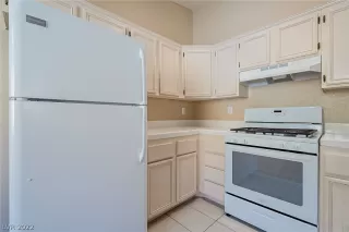 Photo #6: 2374488 Listing 