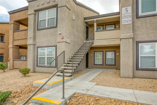 MLS: 2374527 Condo For Sale