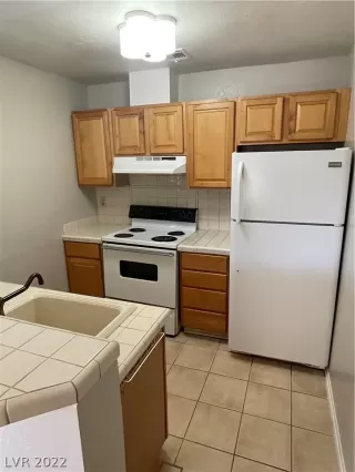 Photo #3: 2374559 Listing 