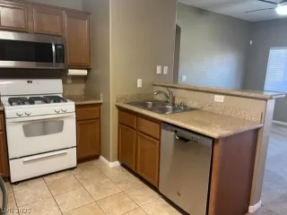 Photo #5: 2374560 Listing 