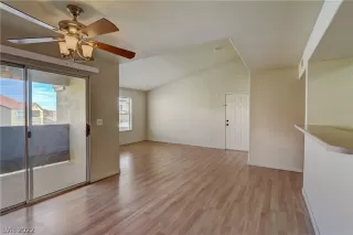 Photo #6: 2374564 Listing