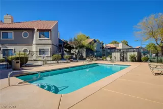 Photo #4: 2374574 Listing 