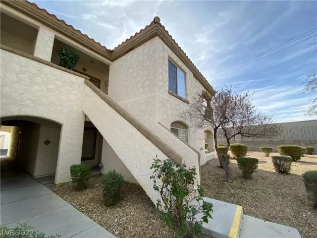 MLS: 2374612 Condo For Sale