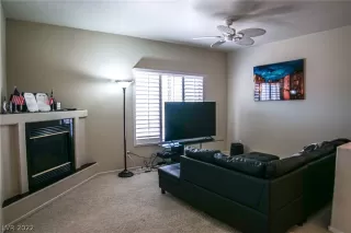 Photo #5: 2374612 Listing