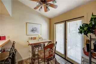 Photo #5: 2374624 Listing