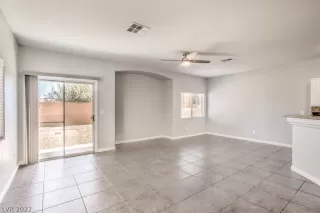 Photo #5: 2374633 Listing