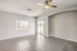 Photo #6: 2374633 Listing