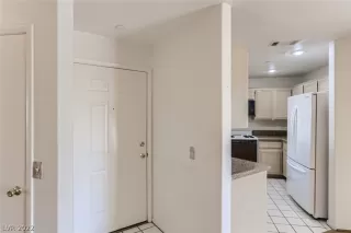 Photo #4: 2374649 Listing