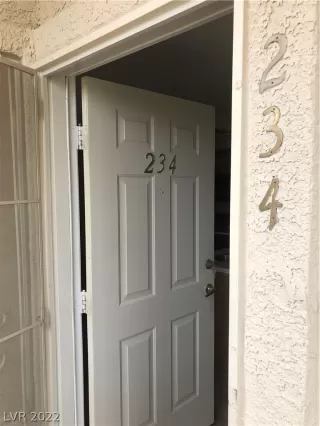 Photo #1: 2374658 Listing 