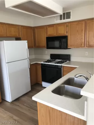 Photo #2: 2374658 Listing 