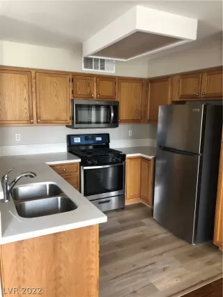 Photo #2: 2374668 Listing 