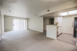 Photo #4: 2374675 Listing