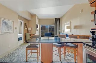 Photo #6: 2374690 Listing