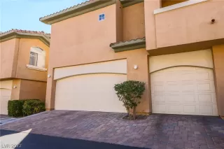 Photo #1: 2374694 Listing