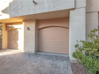 Photo #3: 2374695 Listing