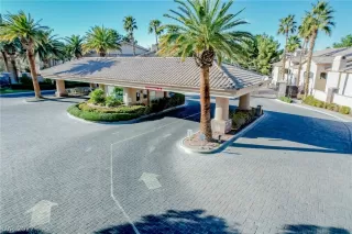 Photo #4: 2374695 Listing