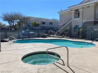 Photo #2: 2374717 Listing 