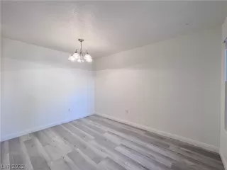 Photo #4: 2374746 Listing