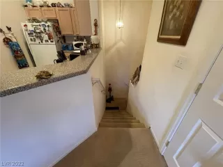 Photo #5: 2374768 Listing