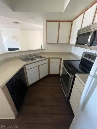 Photo #4: 2374774 Listing 