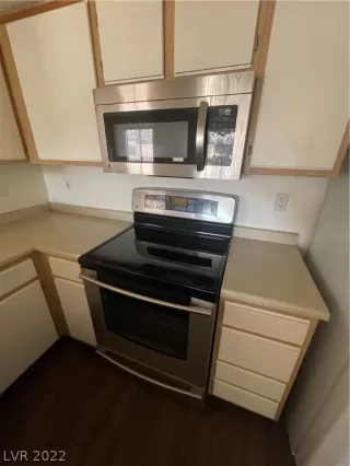 Photo #5: 2374774 Listing 