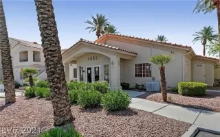 Photo #1: 2374806 Listing