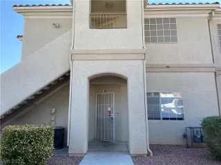 Photo #4: 2374806 Listing