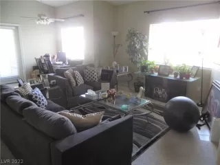 Photo #4: 2374819 Listing