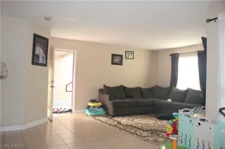 Photo #3: 2374904 Listing