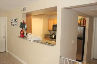 Photo #4: 2374904 Listing