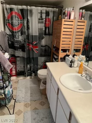 Photo #2: 2374912 Listing