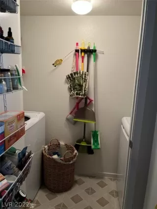 Photo #6: 2374912 Listing