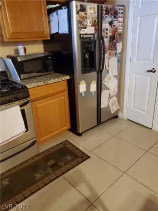 Photo #2: 2374915 Listing