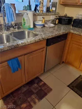 Photo #3: 2374915 Listing