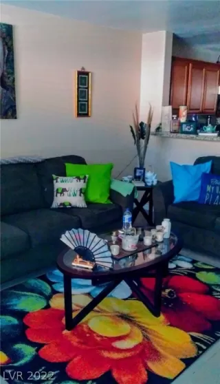 Photo #6: 2374915 Listing