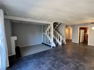 Photo #3: 2374918 Listing 