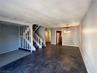 Photo #4: 2374918 Listing 