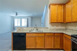 Photo #5: 2374962 Listing