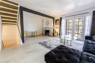 Photo #1: 2374977 Listing 