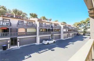 Photo #6: 2374977 Listing 